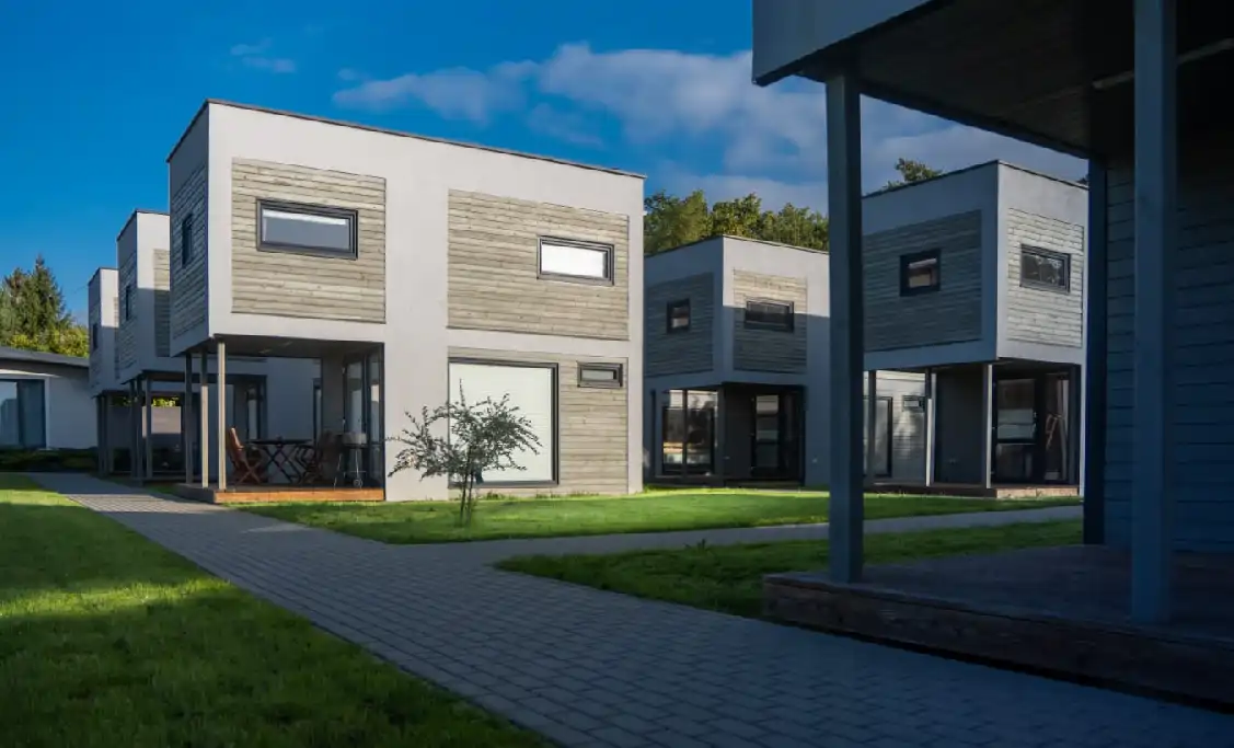 Wnętrze nowoczesnego domku nad morzem w Ustroniu Morskim